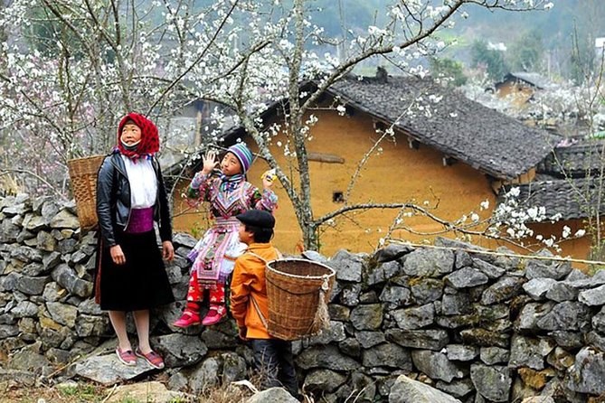 Sapa 3 Days 2 Nights Trekking Tour From Hanoi (2 Nights in Hotel) - Cat Cat Village after lunch