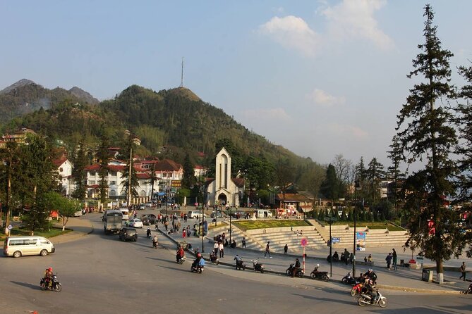 Sapa 3 Days Trekking Tour By Bus from Hanoi (2 Nights in Hotel) - Cat Cat and the Black H’mong foothills