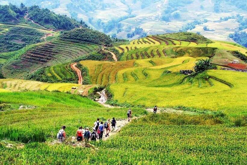 Sapa: Eco Adventure Terrace Fields and Local Villages Trek - Y Linh Ho and the Hmong side of the valley