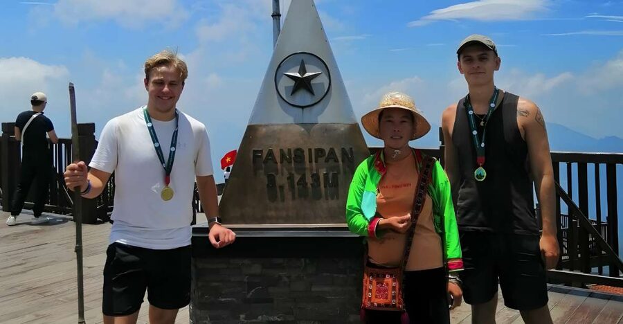 Sapa: Epic 1-Day Trek to Fansipan Mountain Peak - The 2,600-meter breakfast stop
