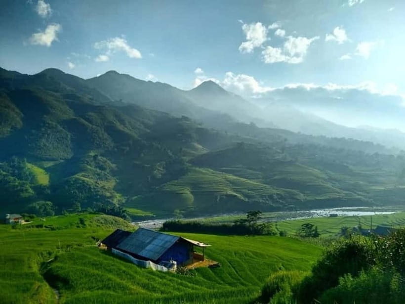 Sapa: Muong Hoa Mountain Views and Villages Trek with Lunch - Hau Thao and the working rice fields