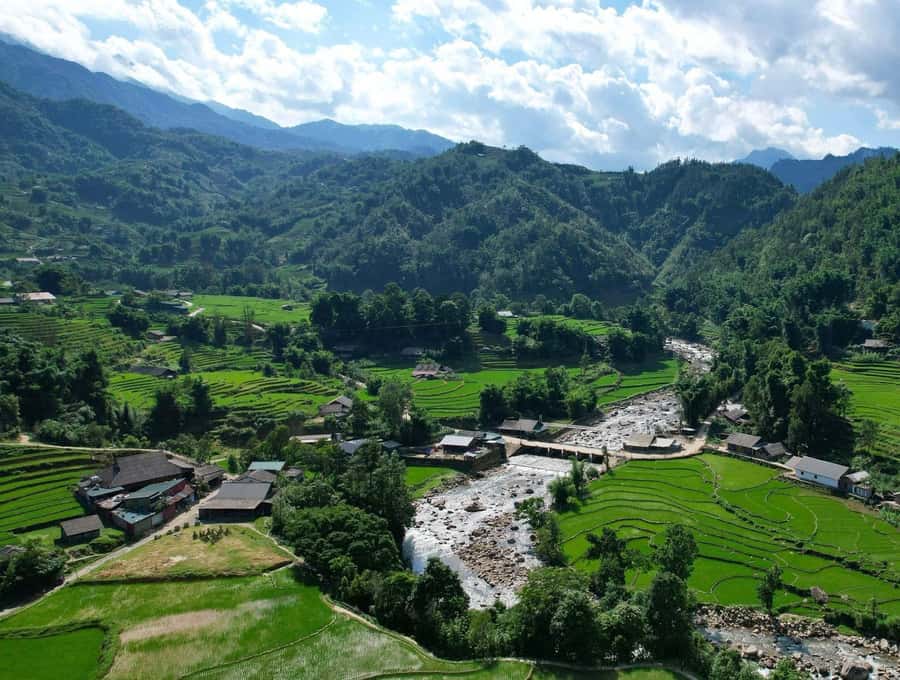 Sapa: Muong Hoa Valley View & Villages Trek with Local Guide - How difficult is the 14 to 16 kilometer route?