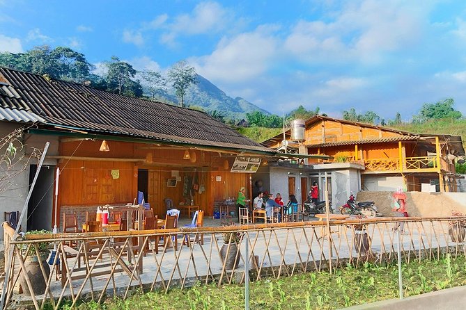 Sapa Trekking 2 Days - 1 Night, Homestay or Hotel by Sleeping Bus - Breakfast, Sapa arrival, and the start of the trek
