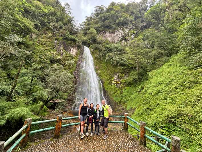 Sapa Trekking - Waterfalls And H'mong Villages - From Sapa to the high road of O Quy Ho Pass