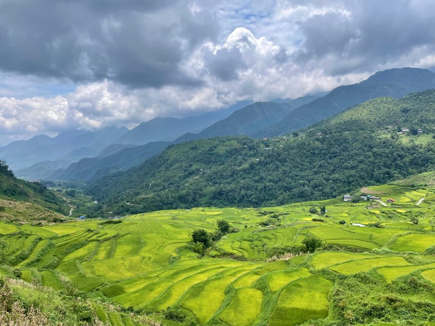 Sapa Trekking - Waterfalls And H'mong Villages - Picnic lunch beside Muong Hoa stream