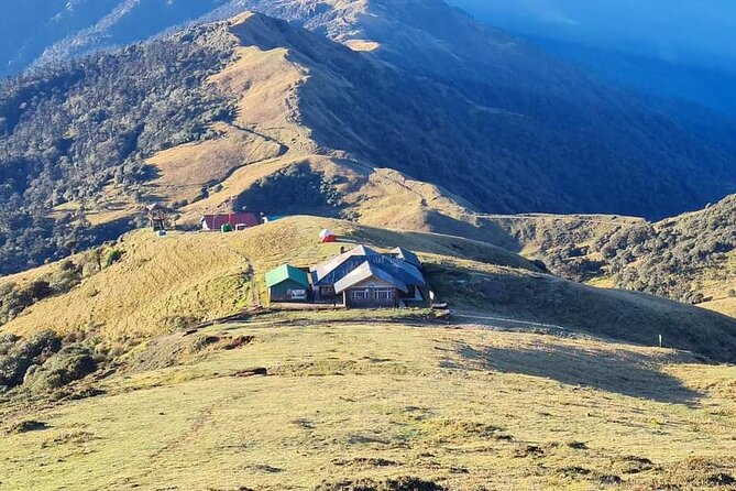 Singalila Trek from Darjeeling - Starting at Manebhanjang and entering Singalila National Park