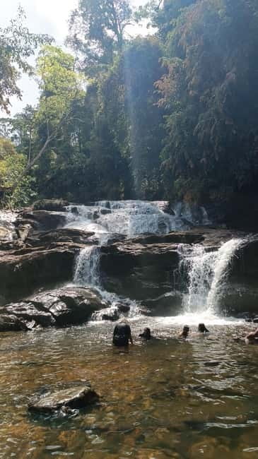 Sinharaja Rainforest: Tour with 5 Waterfalls Trek - A village lunch after the climb