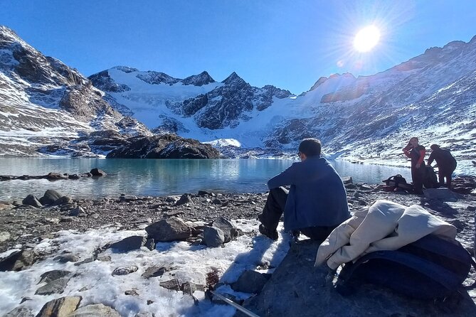 Small group Trekking to Vinciguerra Glacier and Témpanos Lagoon - Guides, pacing, and group size
