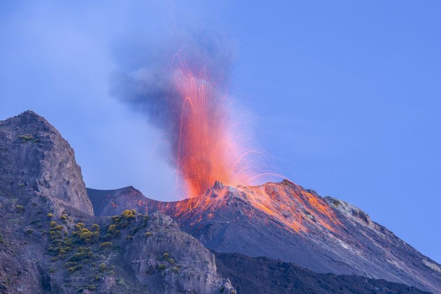 Stromboli: Sunset Trekking Tour - Through the Sentiero Paesistico vegetation