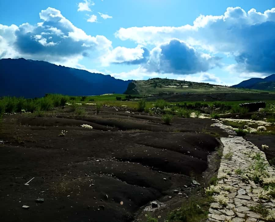 Sucre: 1-Day Trek in the Crater of Maragua and Inca Trails - Chaunaca and the change from trail to jeep