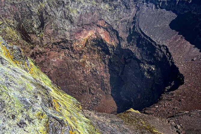 Summit Etna North 3380mt: 4x4 and trekking - Descending through soft scoria