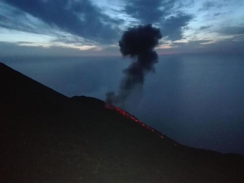 Sunset Trekking on vulcano Stromboli - Returning by the Punta Labronzo mule track