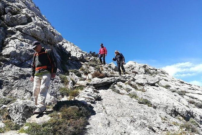 Tiscali mount guided hike - Inside the ancient village at Monte Tiscali