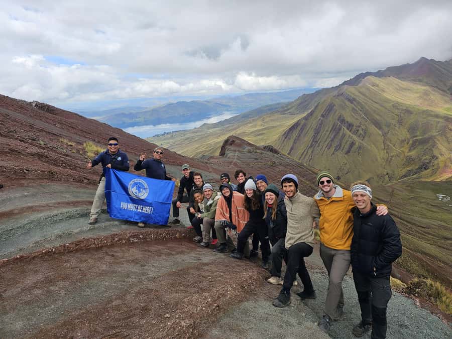 Tour Pallay Punchu Trek Full Day - The descent and lunch in Cusipata
