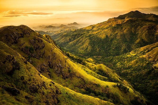 Trek to Little Adam's Peak and Nine Arches Bridge In Ella - Following the railway to Demodara