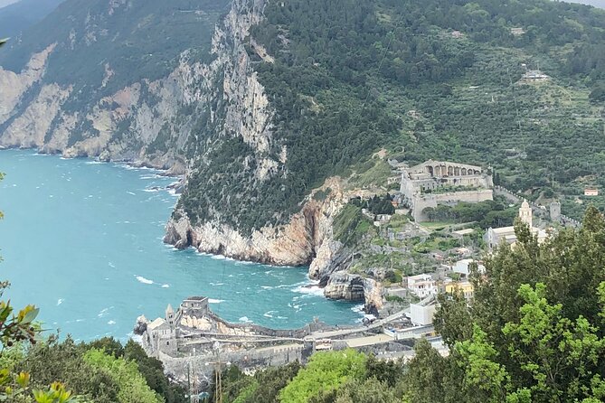 Trekking an Island of Palmaria - Climbing the hills above Riomaggiore
