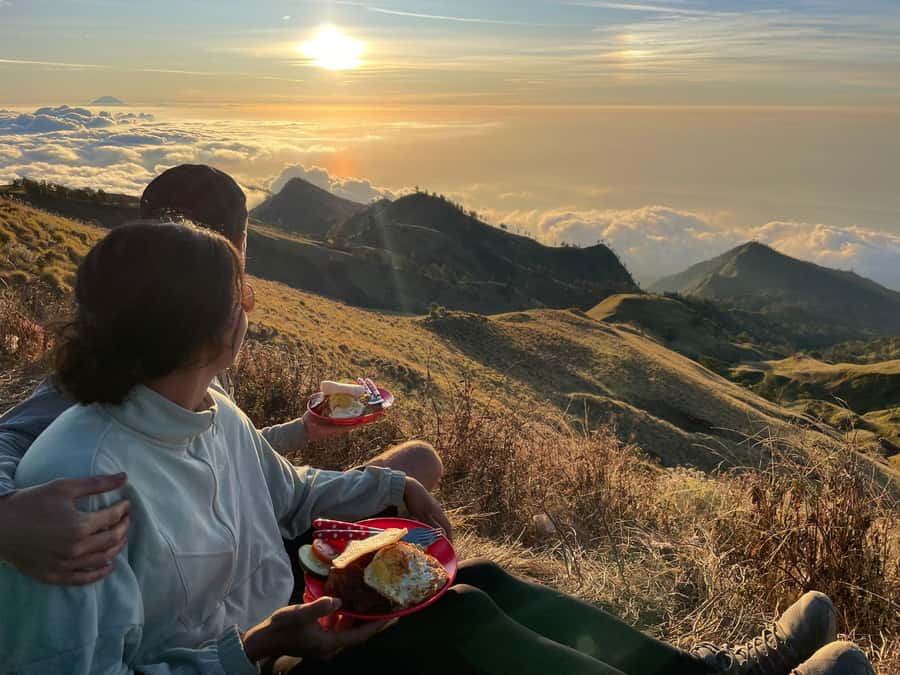 Trekking Mount Rinjani 2D/1N To Second Summit - The 3:30 a.m. summit push