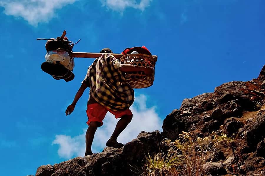 trekking mount rinjani summit join in group tour - Is $141 a fair price?