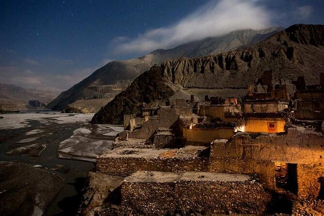 Upper Mustang Trek - 13 Days - Days 9 and 10: Ghar Gompa, Damodar Kunda, and Tange