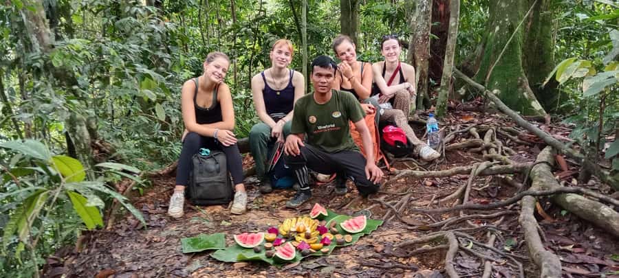 Wonderfull Orangutan Sumatera Jungle Trekking and tour - Meals that make the camp easier